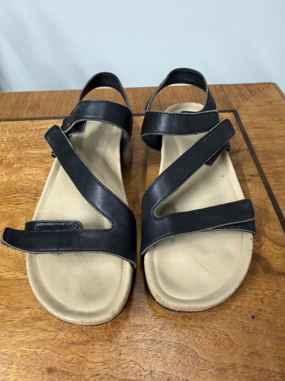 ABEO Women’s 8 Olivia Oasis Sandal Metatarsal Black Leather Strappy Sandals